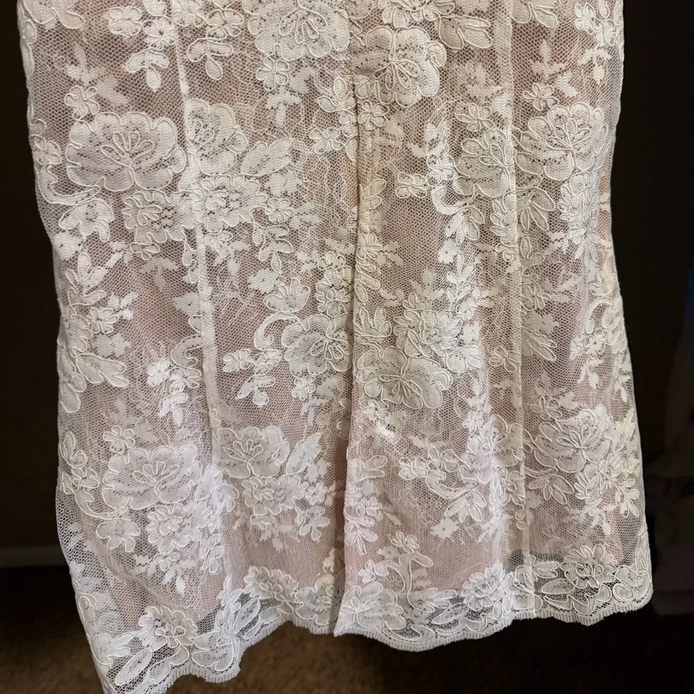 V. Chapman Betty Dress in White Chantilly Lace - Size 6 - Picture 8 of 8